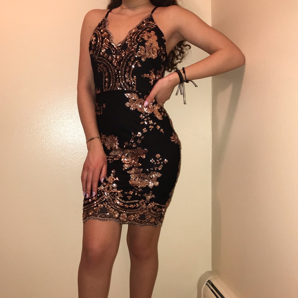 Sparkling dress for you! ✨